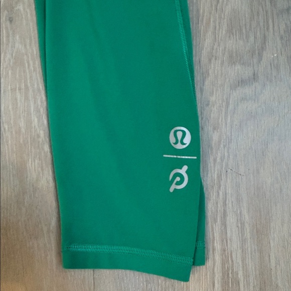 Lululemon Peloton Align Leggings, EUC, sz 10, Green - Picture 3 of 7